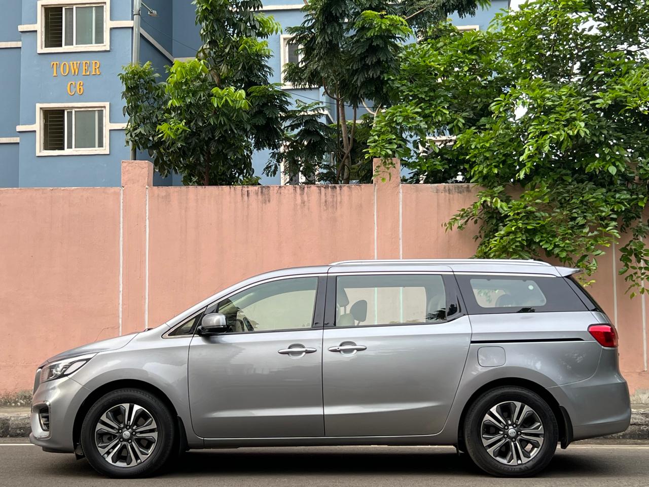 Kia Carnivel - Image 5