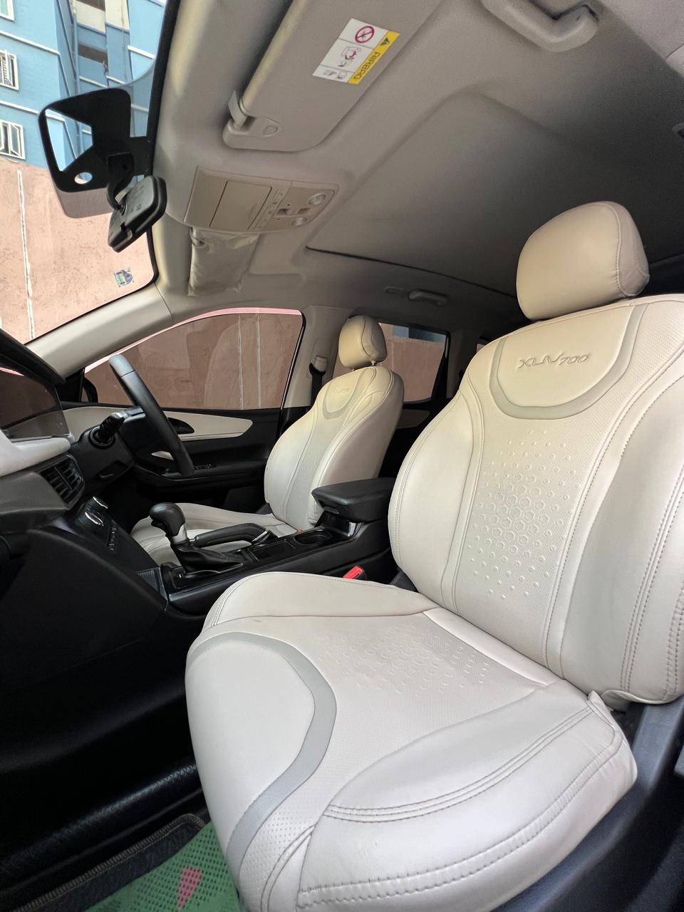 Mahindra XUV700 - Image 3