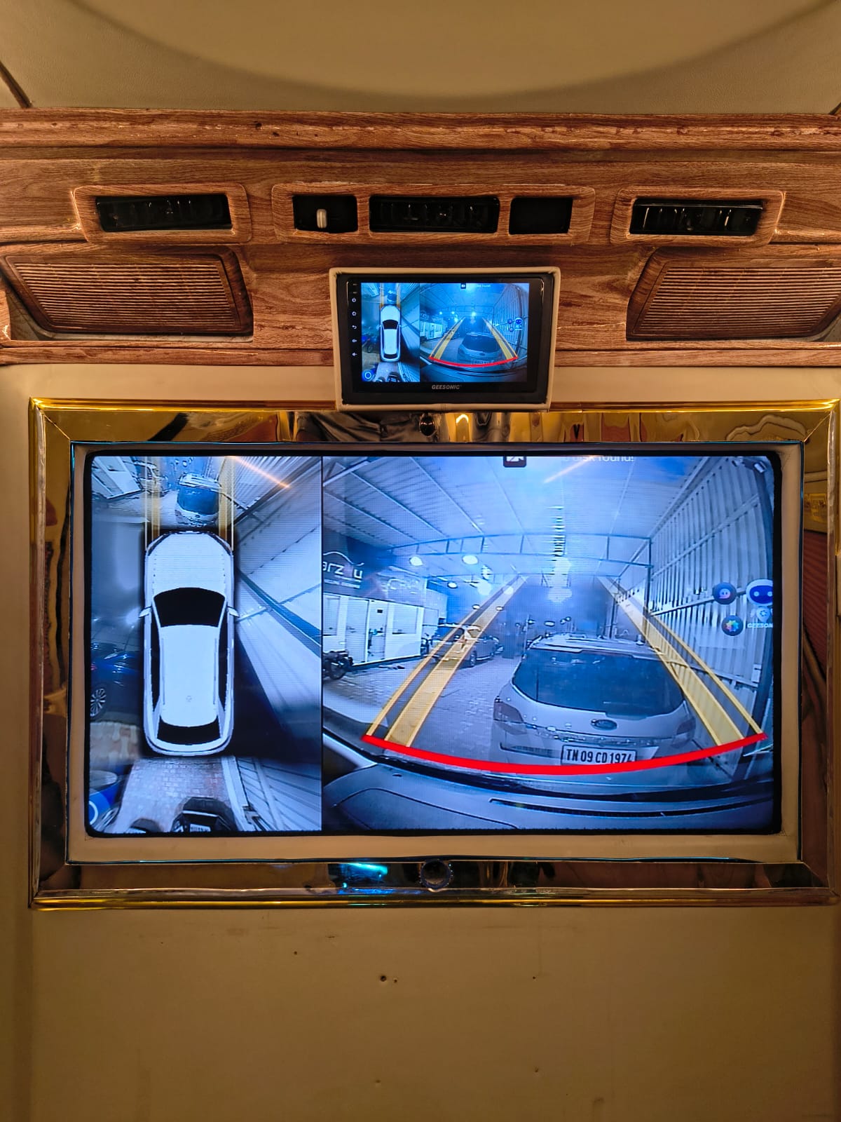 Toyota Hiace Van - Image 13