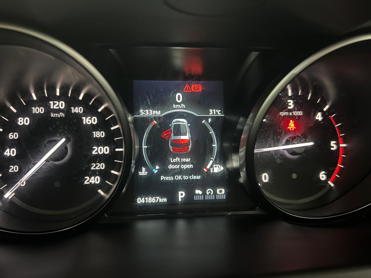 Land Rover Discovery Sport - Image 8
