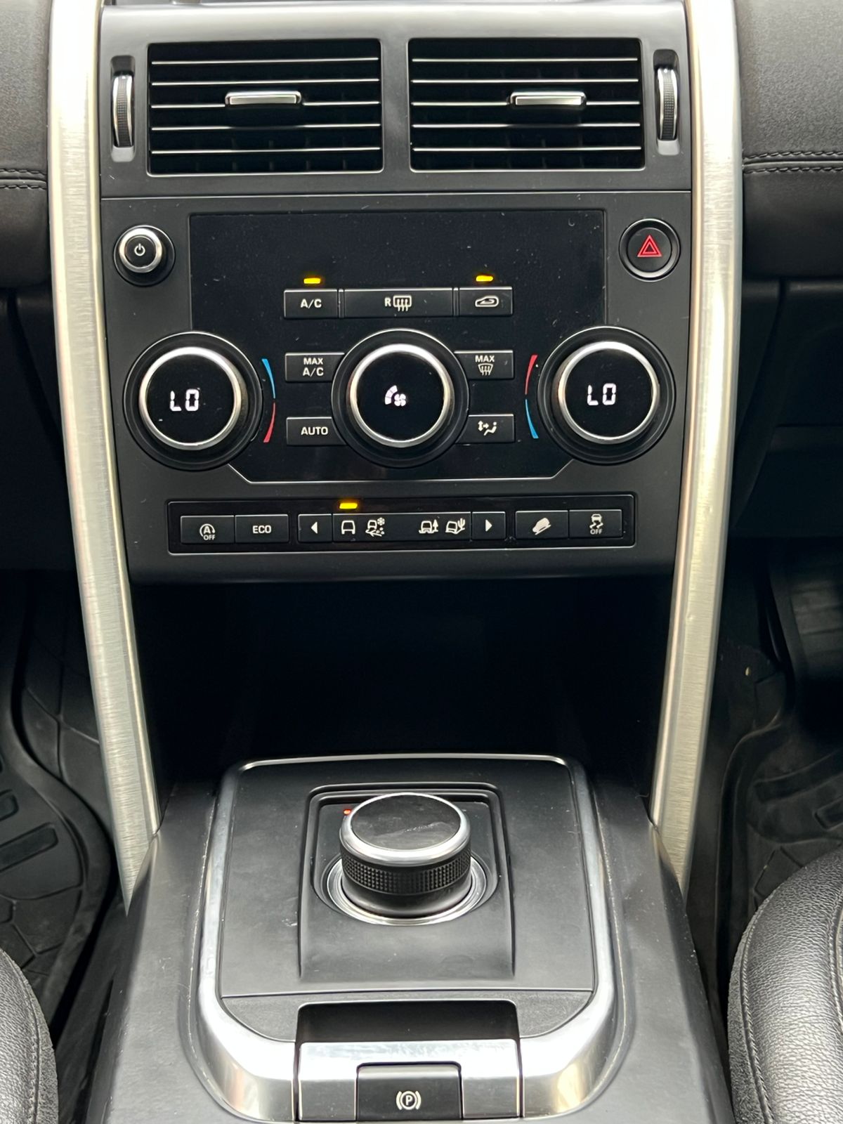 Land Rover Discovery Sport - Image 10