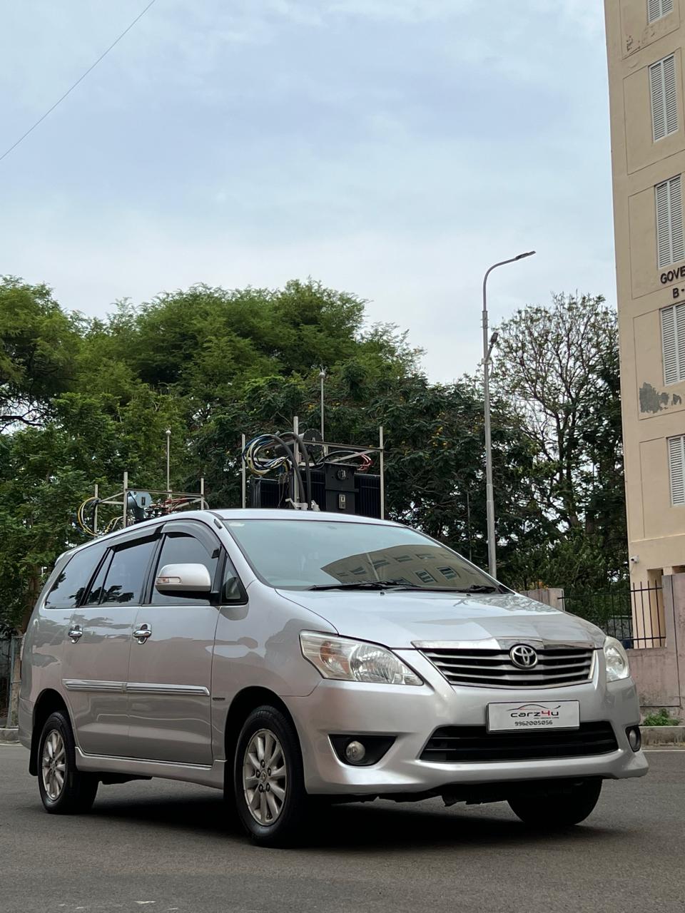 Toyota Innova - Image 2