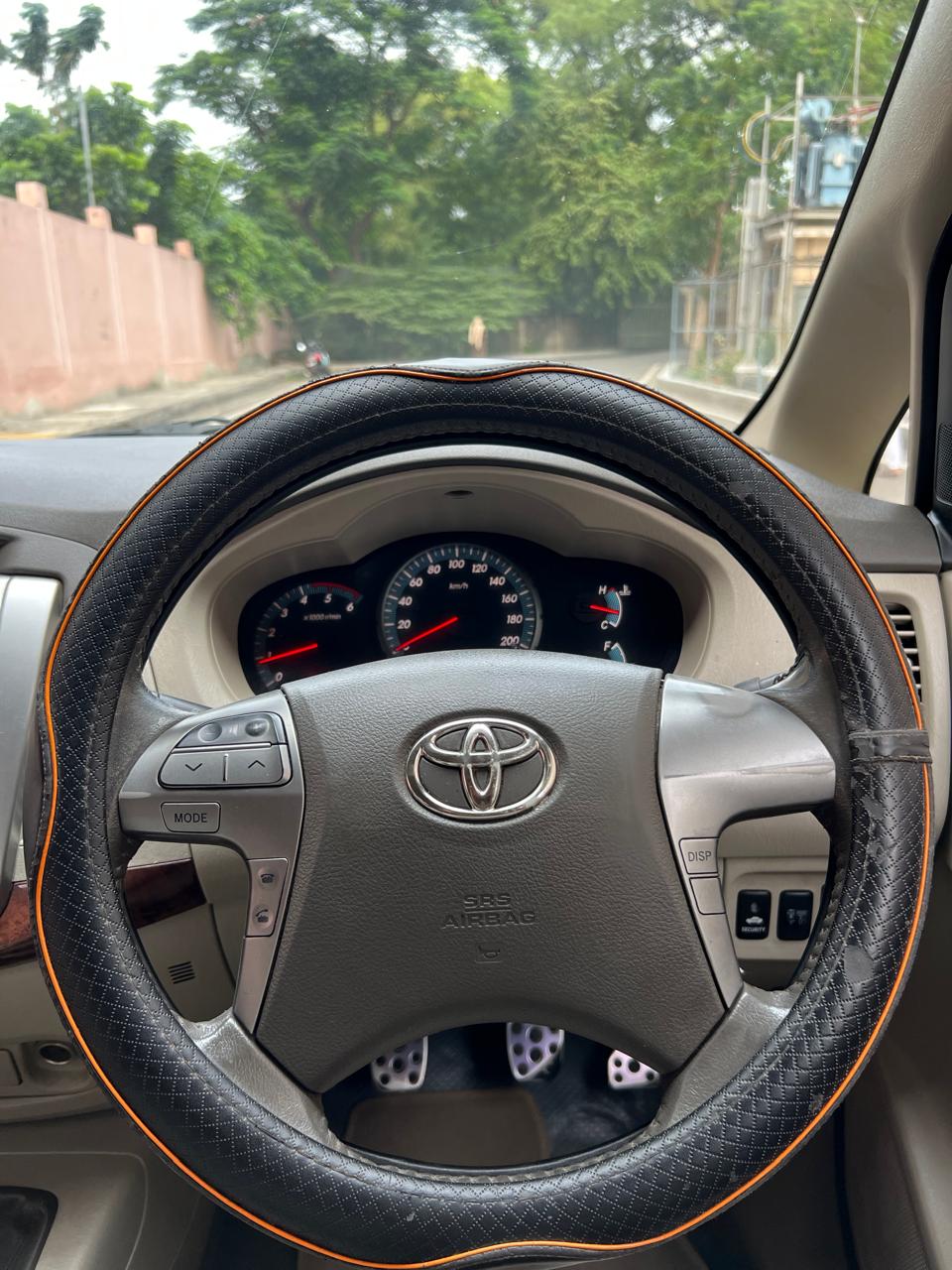 Toyota Innova - Image 11