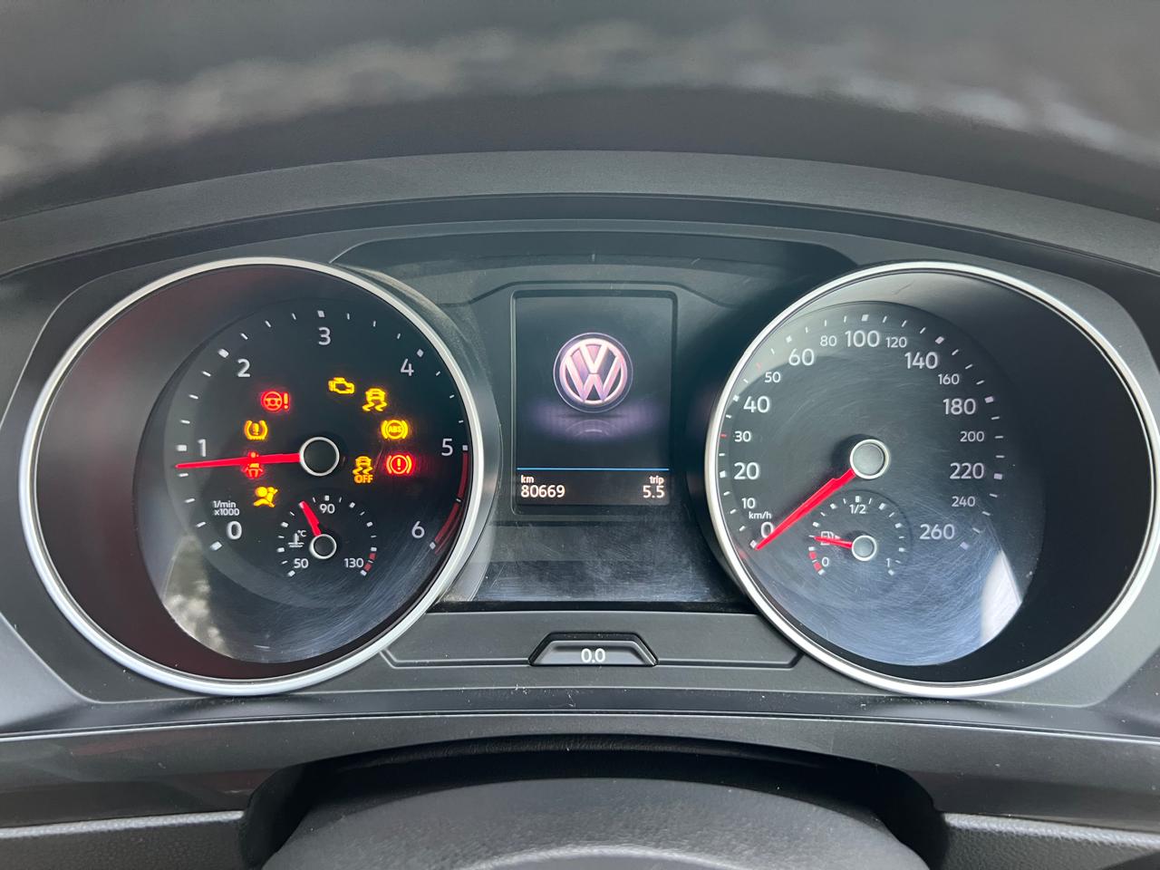 Volkswagen Tiguan - Image 9