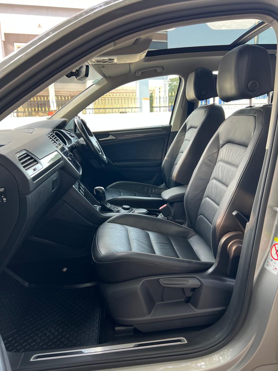Volkswagen Tiguan - Image 12