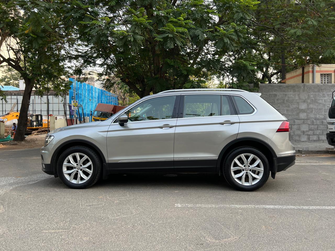 Volkswagen Tiguan - Image 6