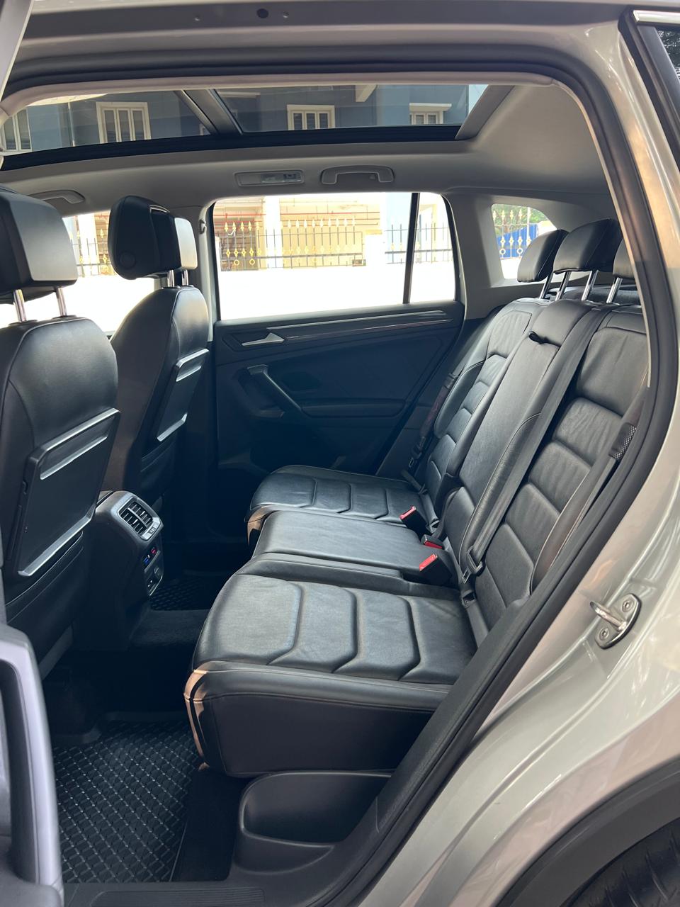 Volkswagen Tiguan - Image 13