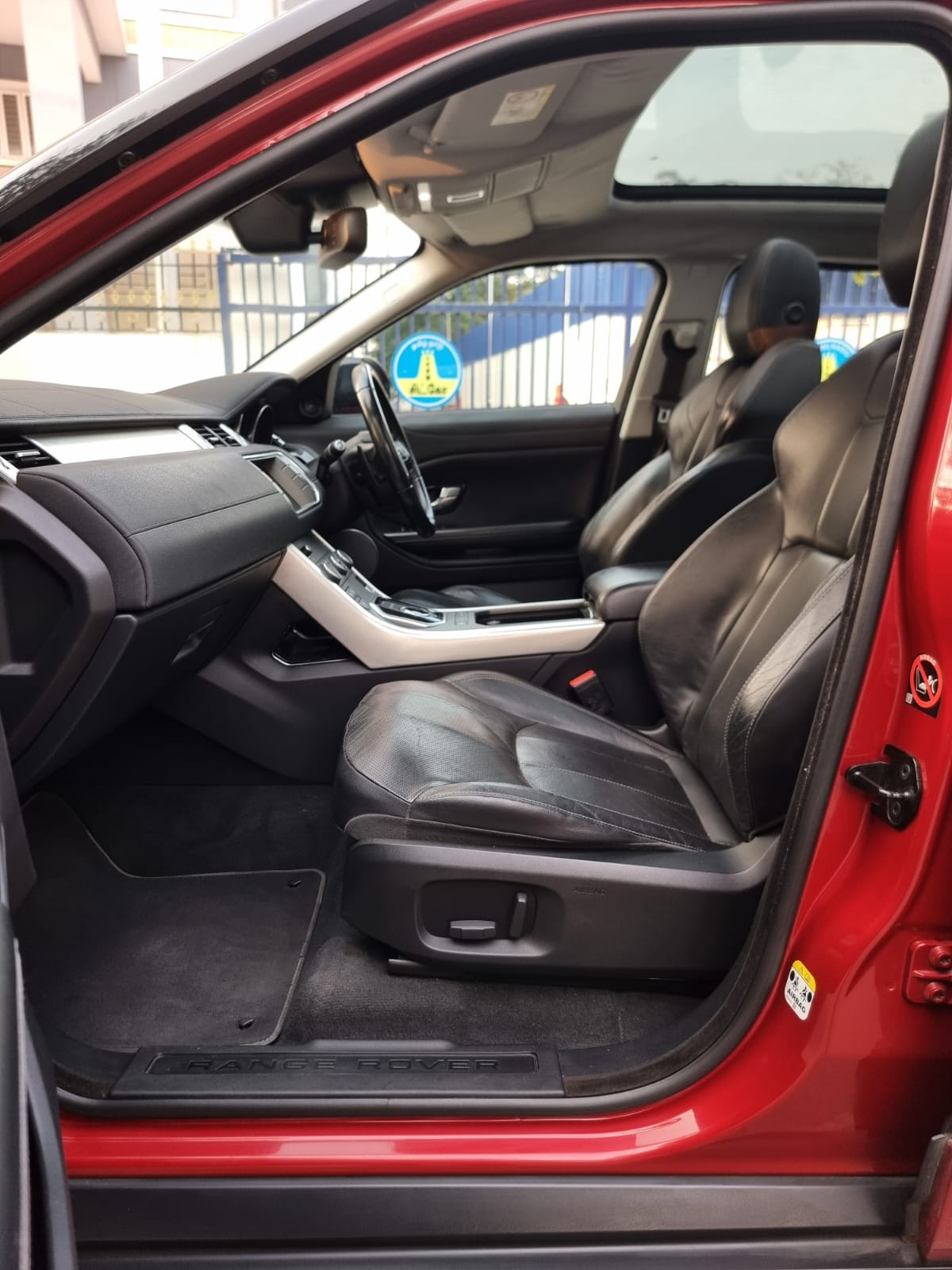 Land Rover Range Rover Evoque - Image 12