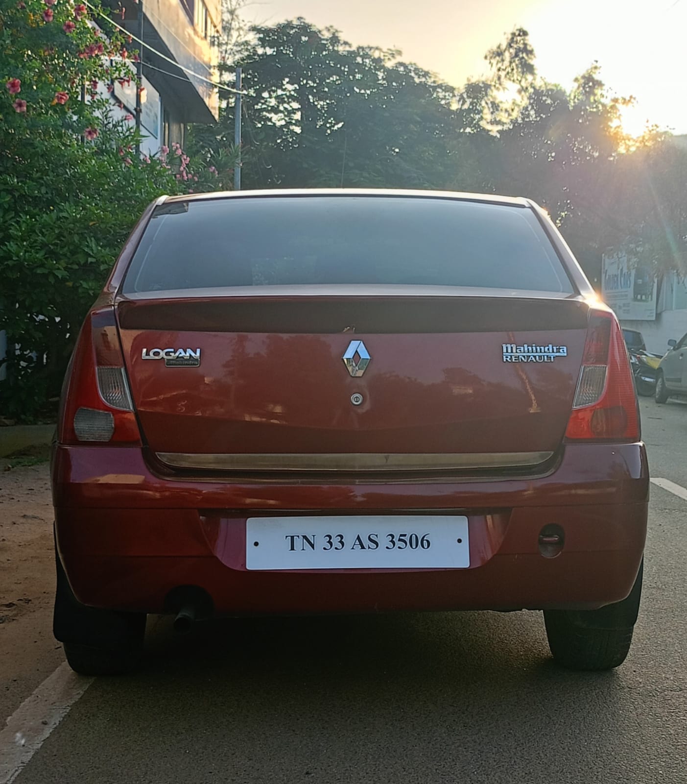 Mahindra logan - Image 2