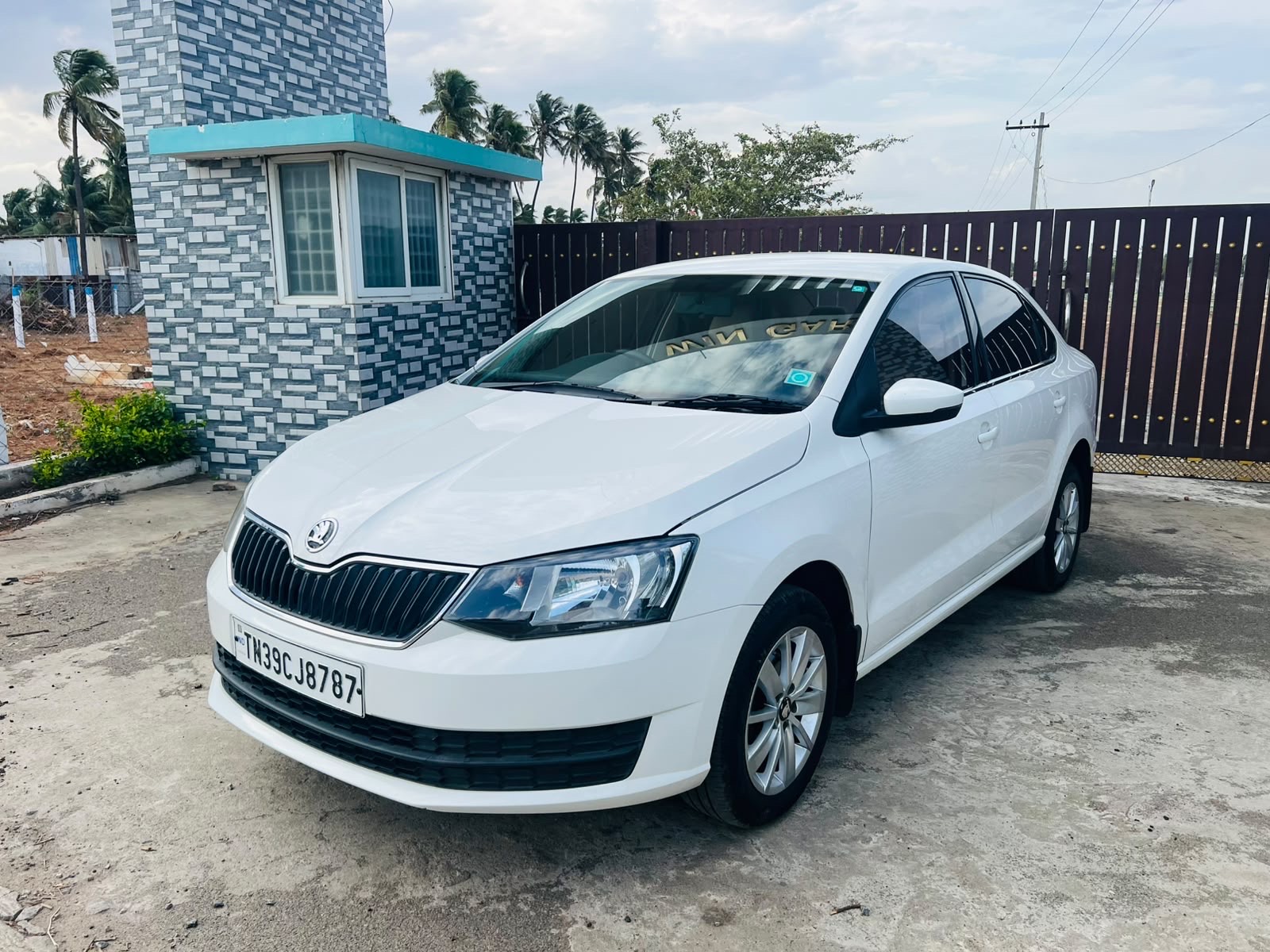 Skoda Rapid - Image 3