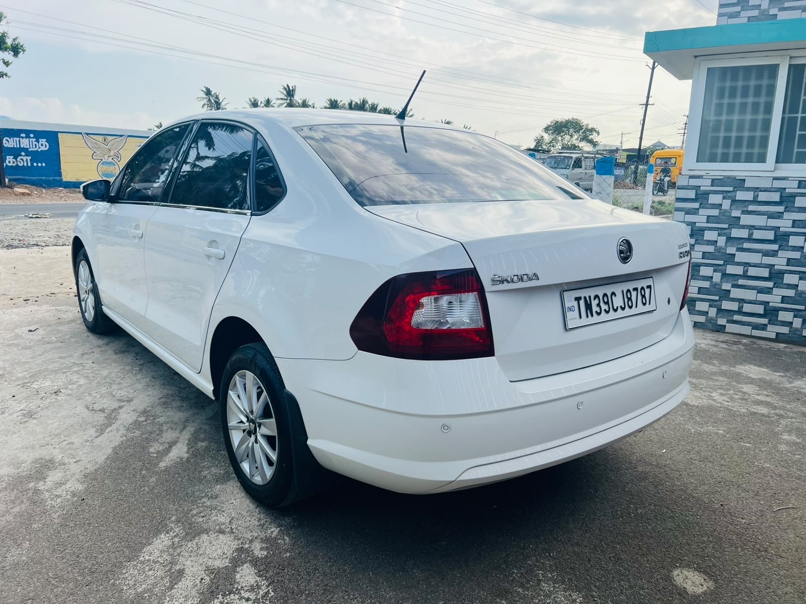Skoda Rapid - Image 7