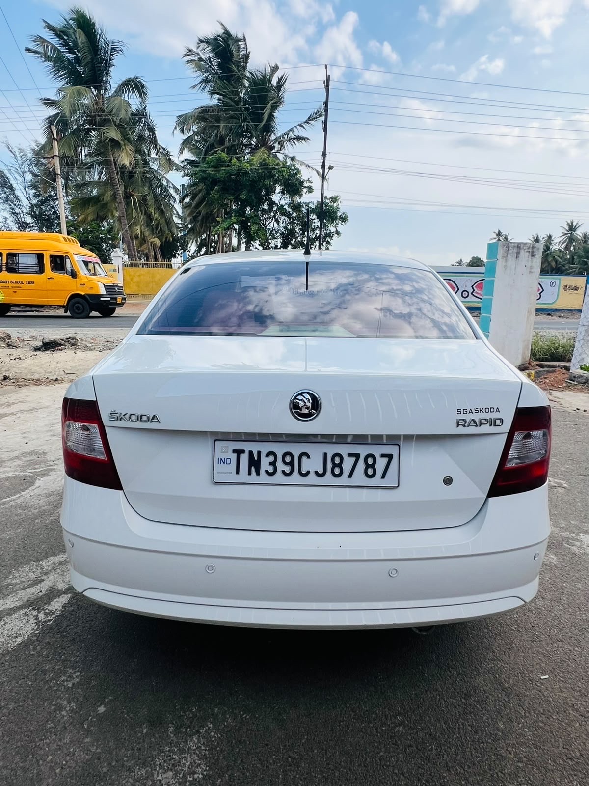 Skoda Rapid - Image 10