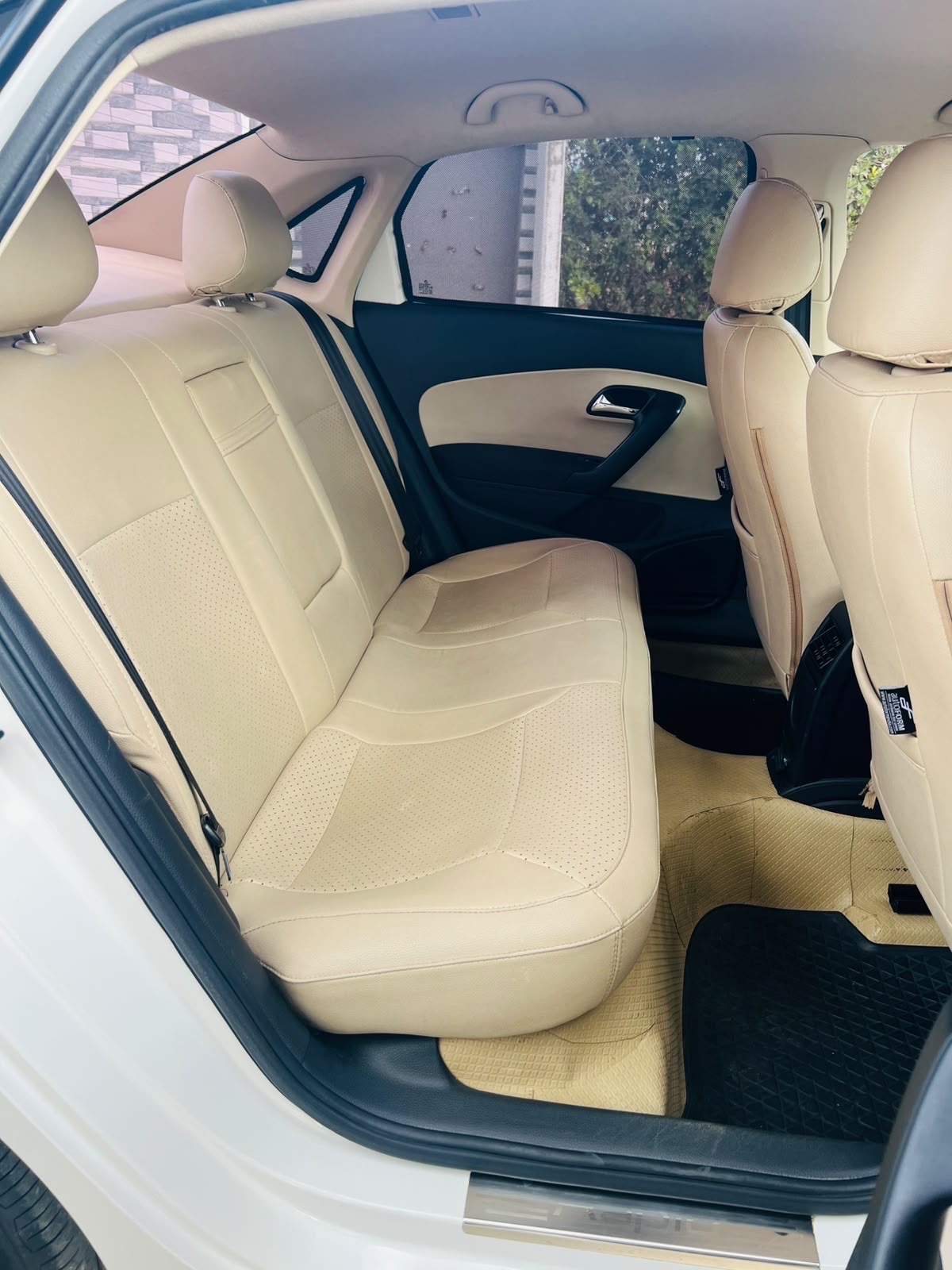 Skoda Rapid - Image 8