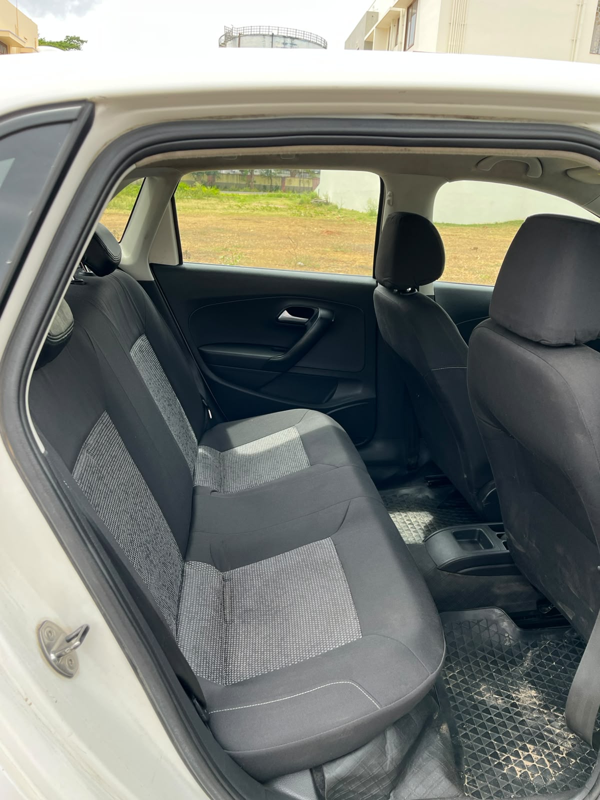 Volkswagen Polo - Image 10