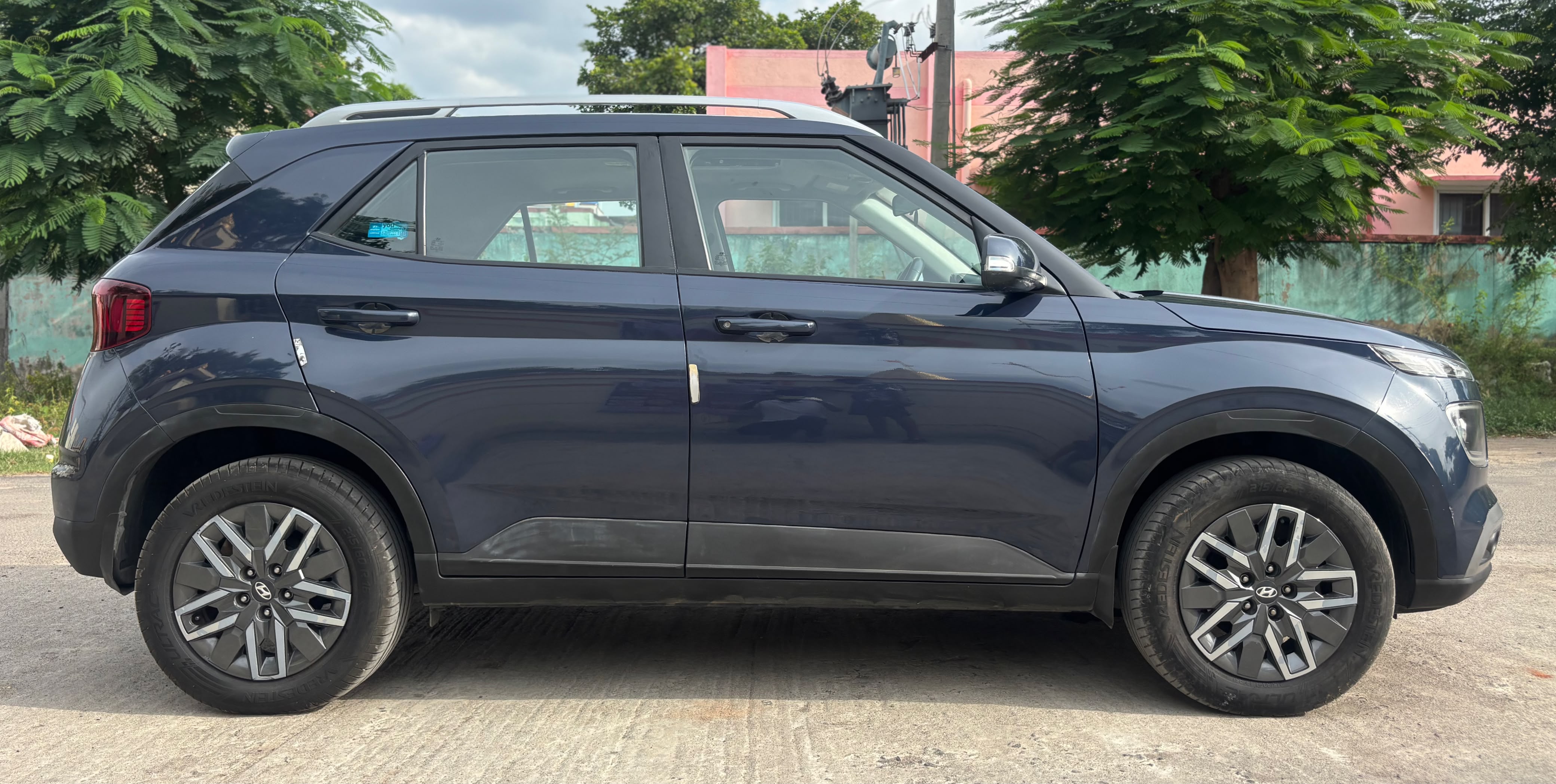 Hyundai Venue - Image 8