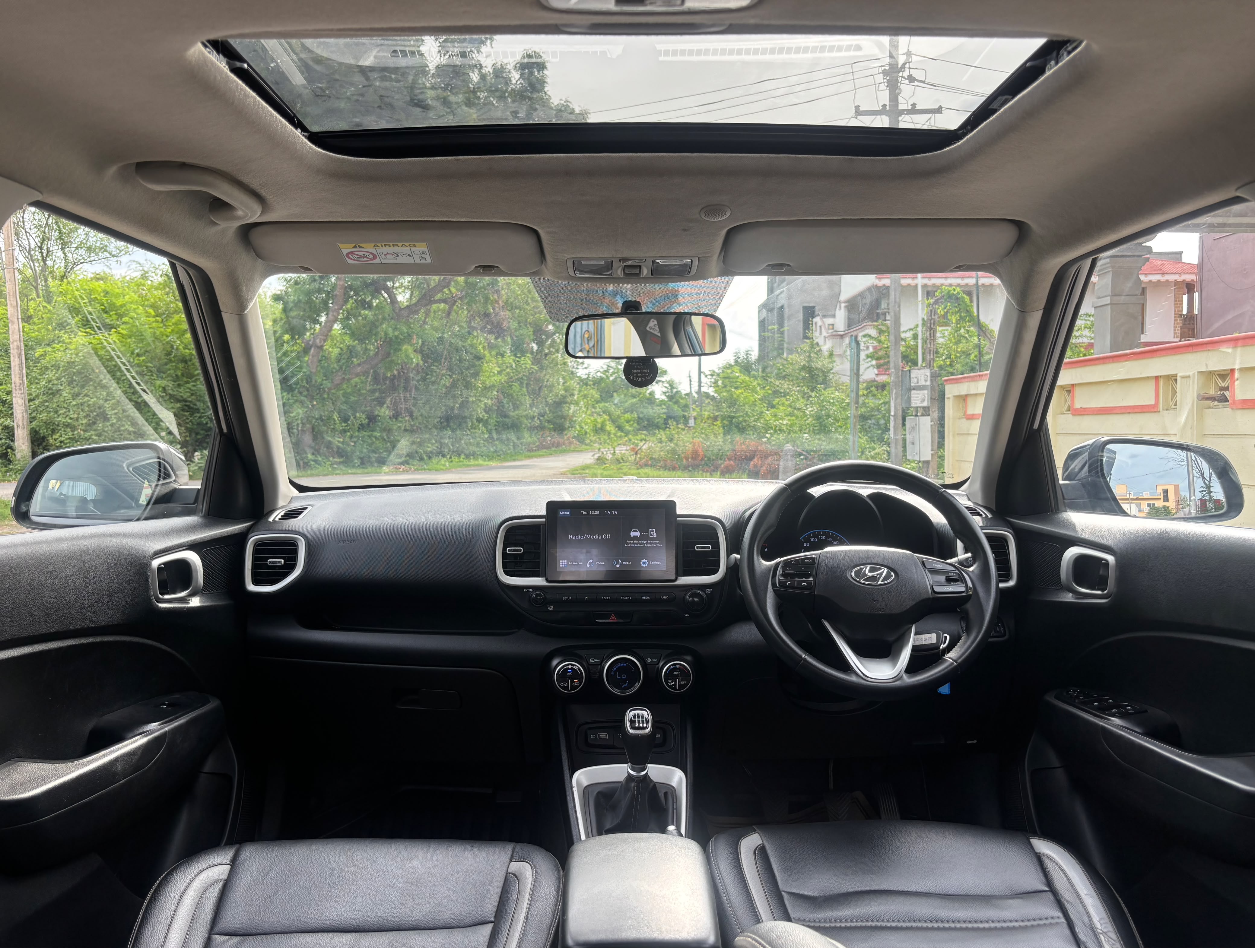Hyundai Venue - Image 7