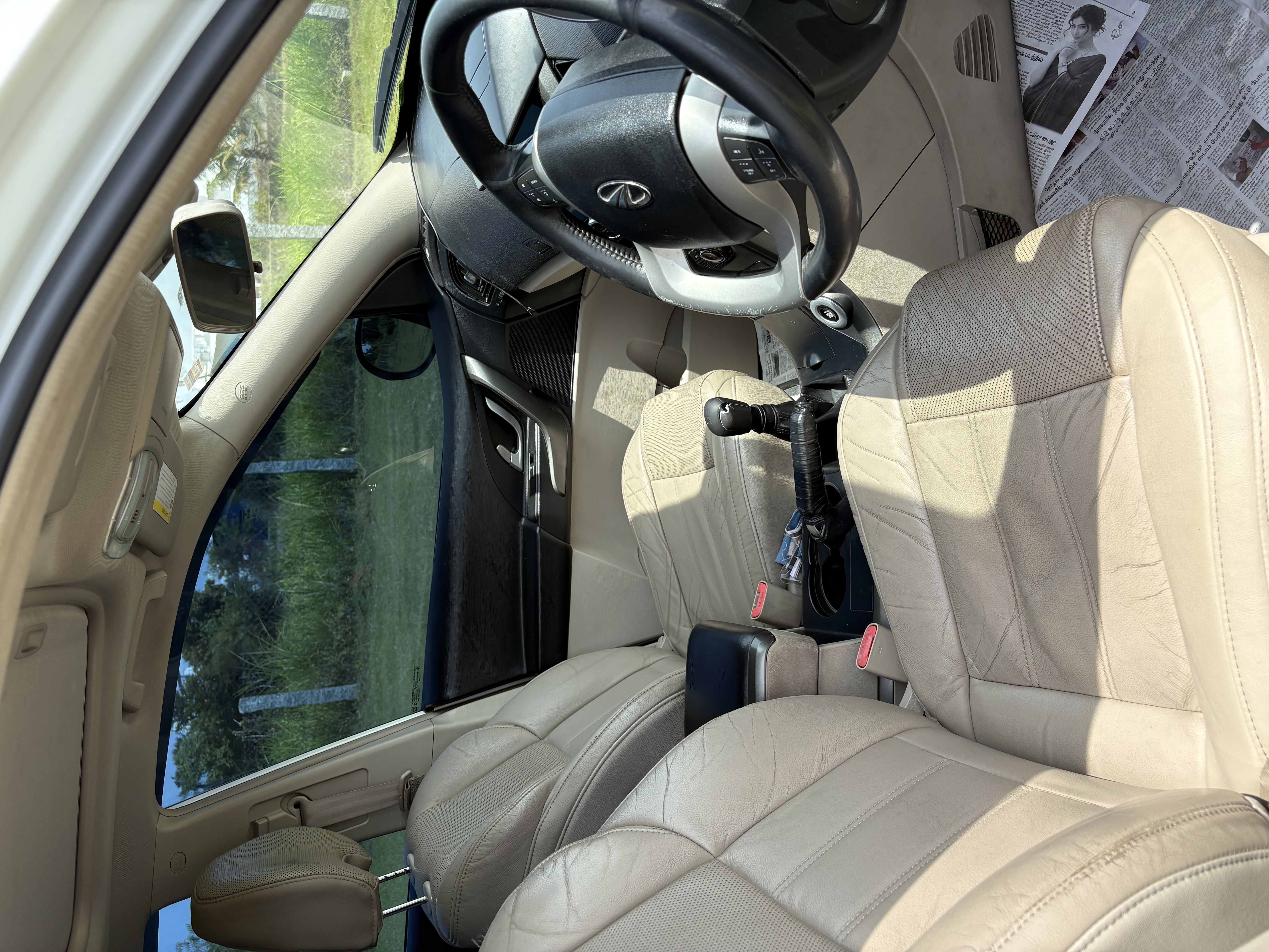 Mahindra XUV500 - Image 4