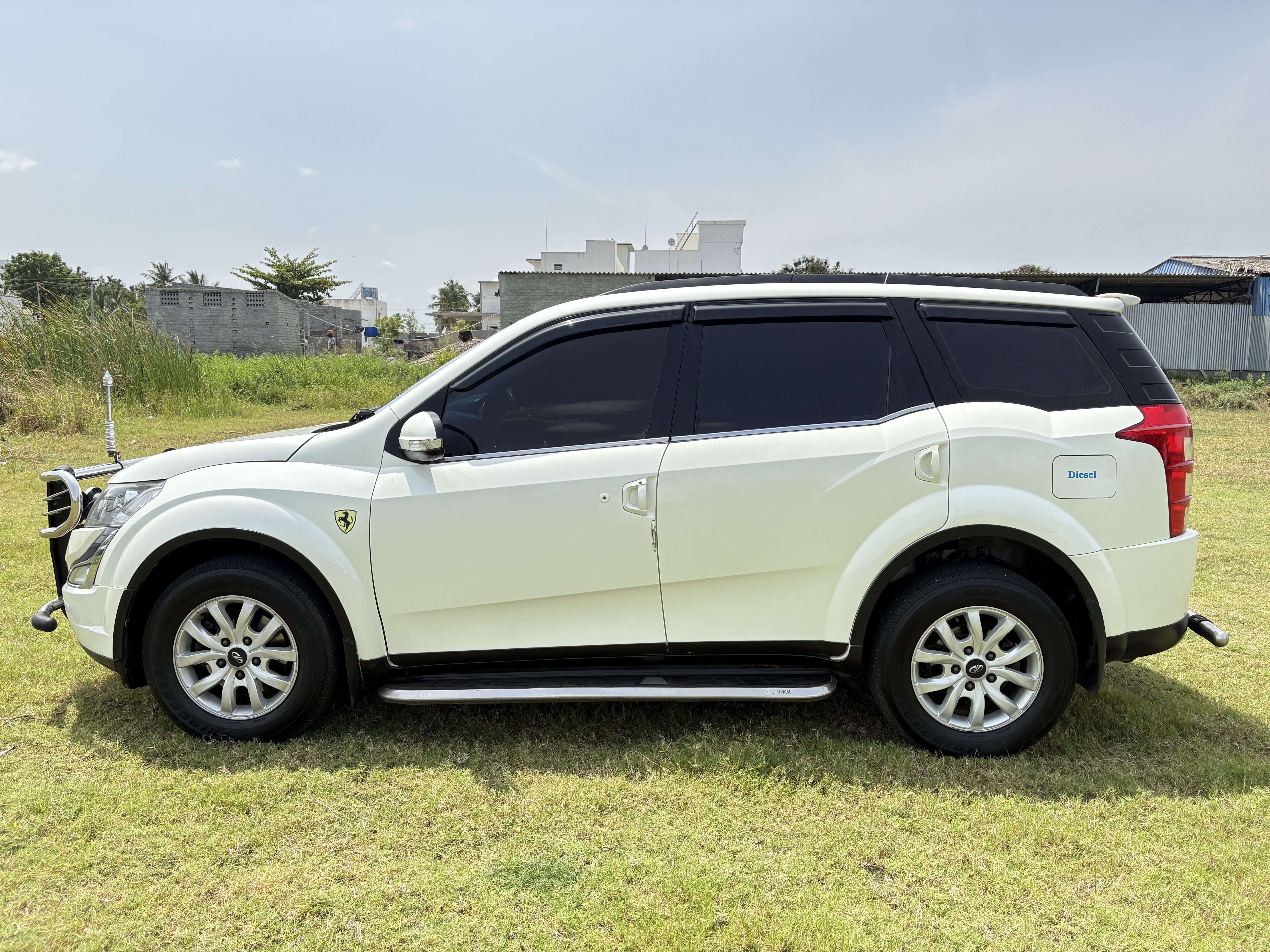 Mahindra XUV500 - Image 3