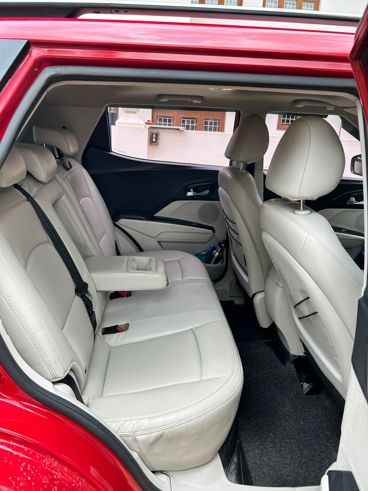 Mahindra XUV300 - Image 10