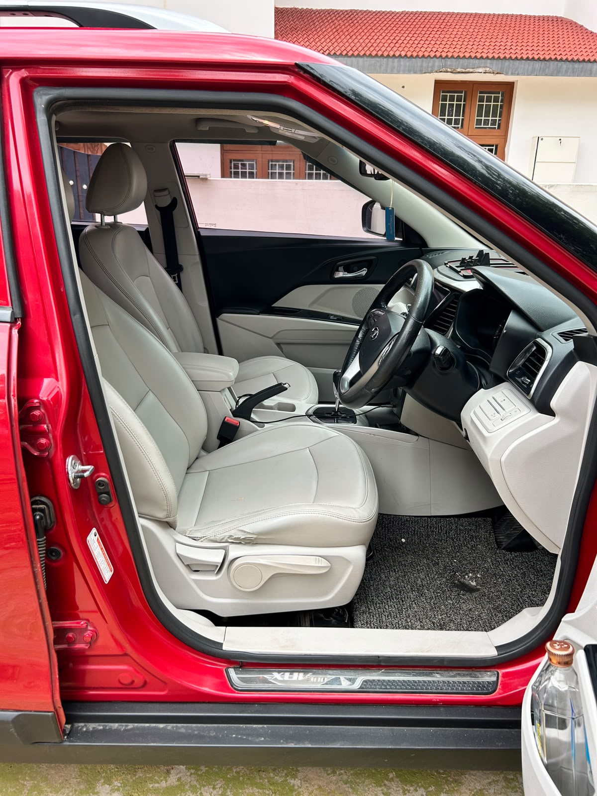 Mahindra XUV300 - Image 9