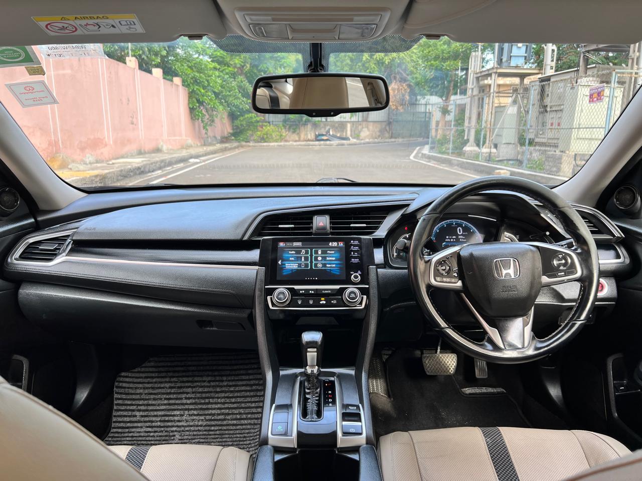 Honda Civic - Image 11
