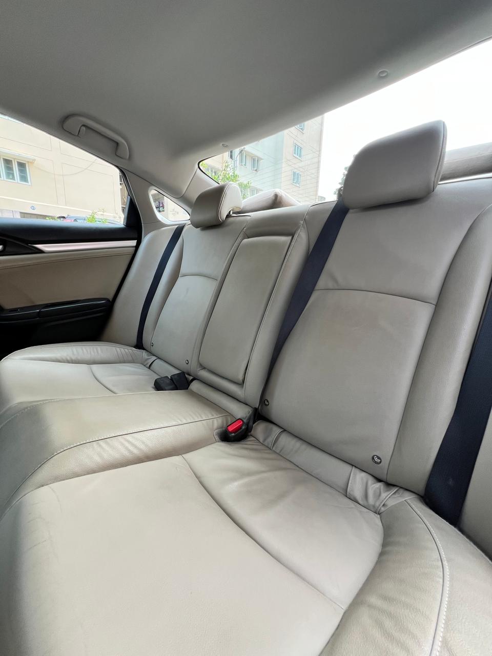 Honda Civic - Image 13