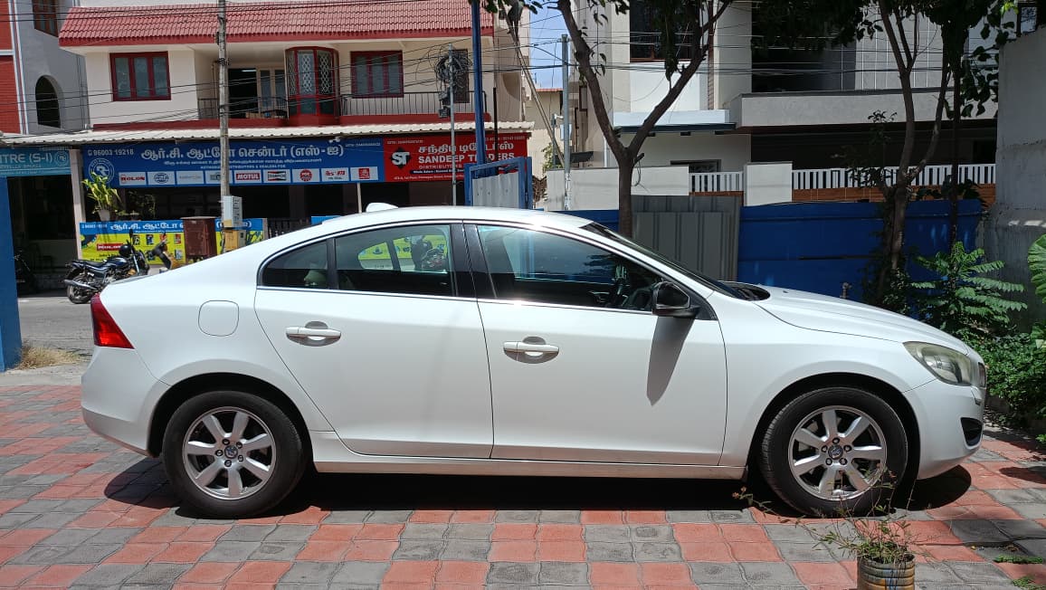 Volvo S60 - Image 8