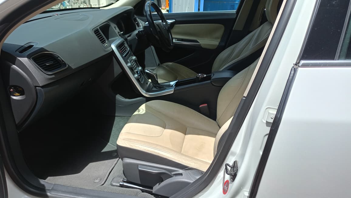 Volvo S60 - Image 9