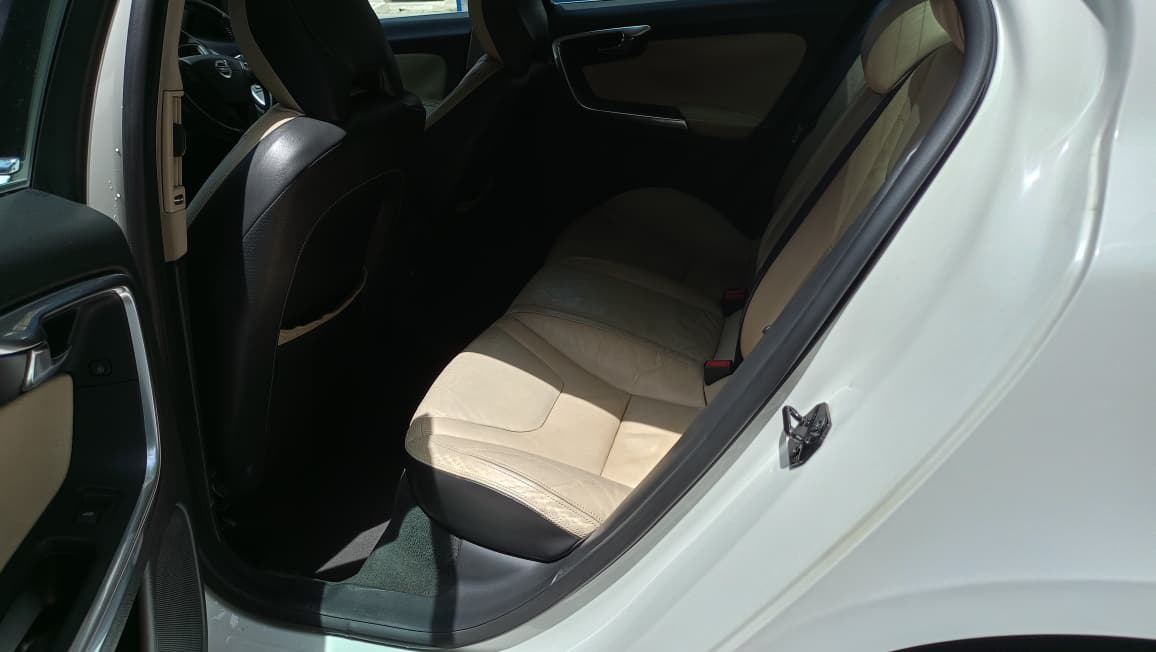 Volvo S60 - Image 10