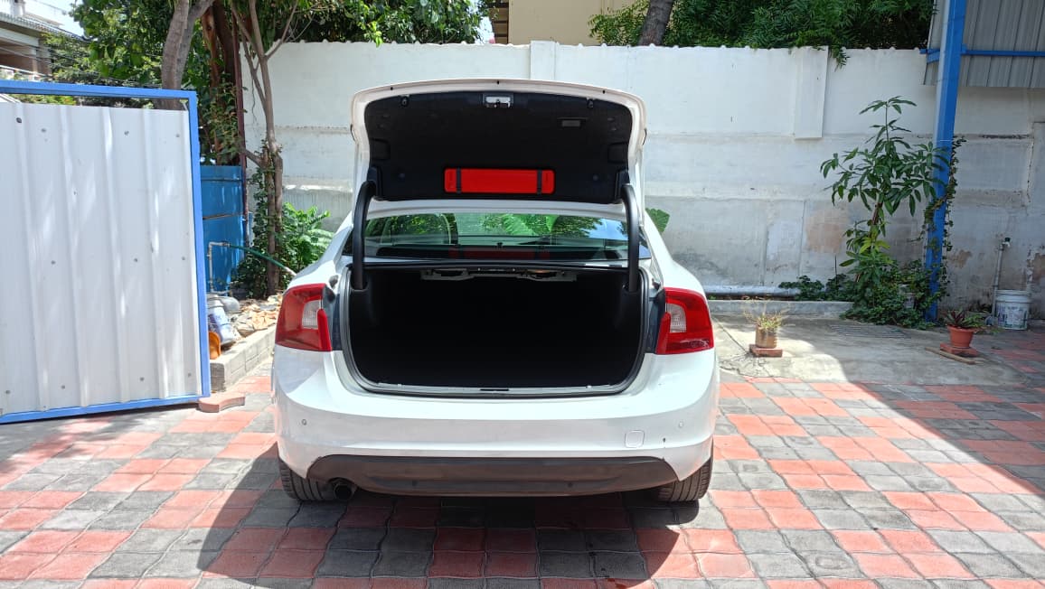 Volvo S60 - Image 5