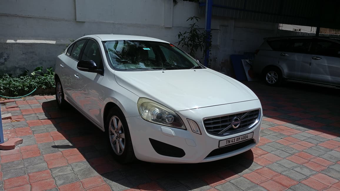 Volvo S60 - Image 2