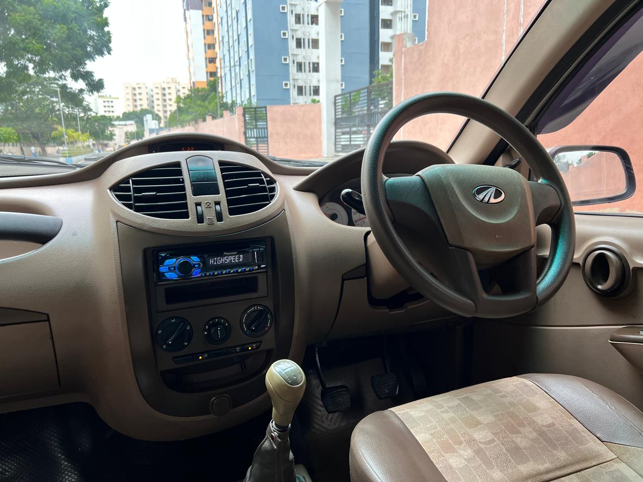 Mahindra Xylo - Image 12