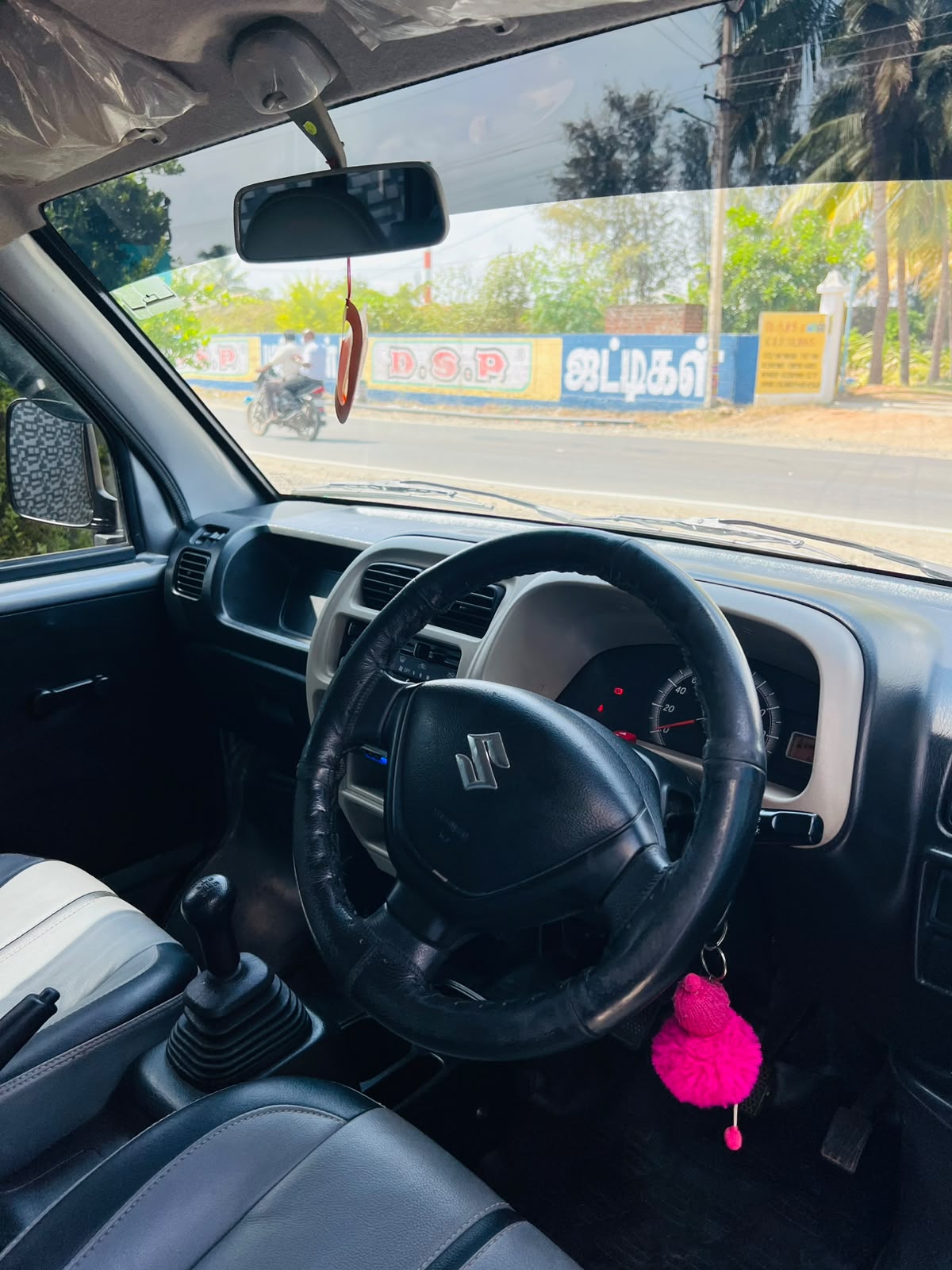 Maruti Suzuki Eeco - Image 11
