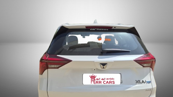 Mahindra XUV700 - Image 2