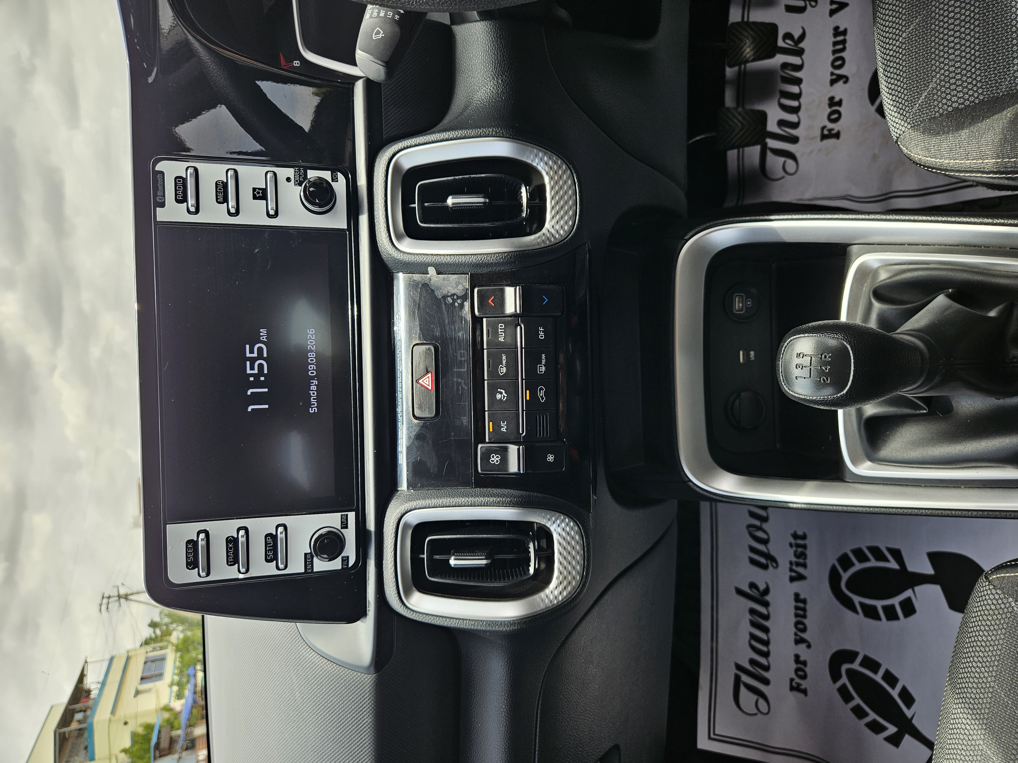 Kia Sonet - Image 8