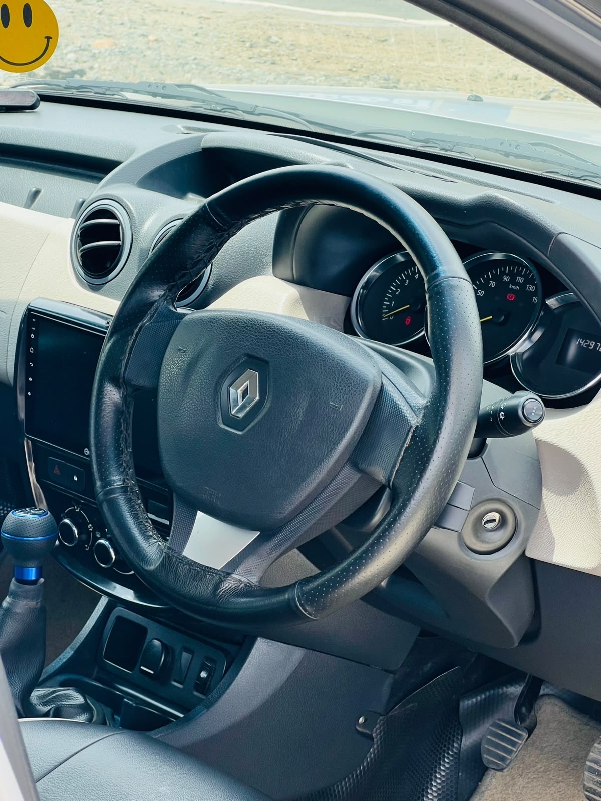 Renault Duster - Image 10