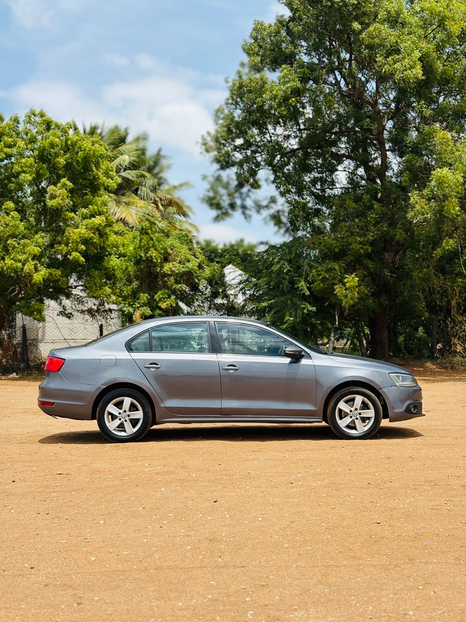 Volkswagen Jetta - Image 3