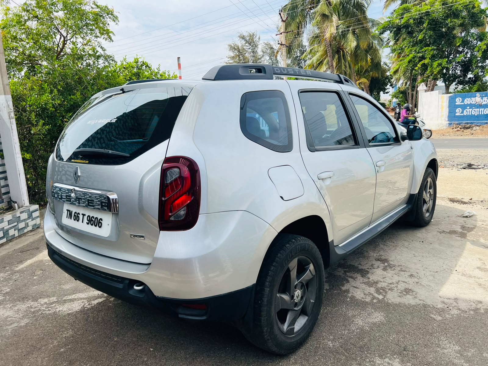 Renault Duster - Image 6