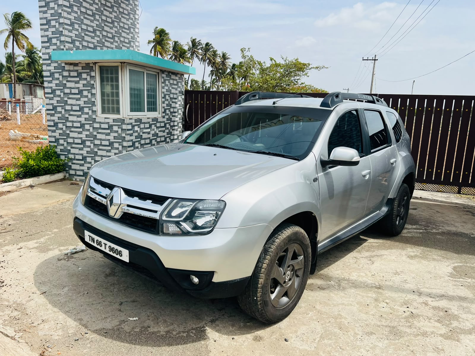 Renault Duster - Image 2