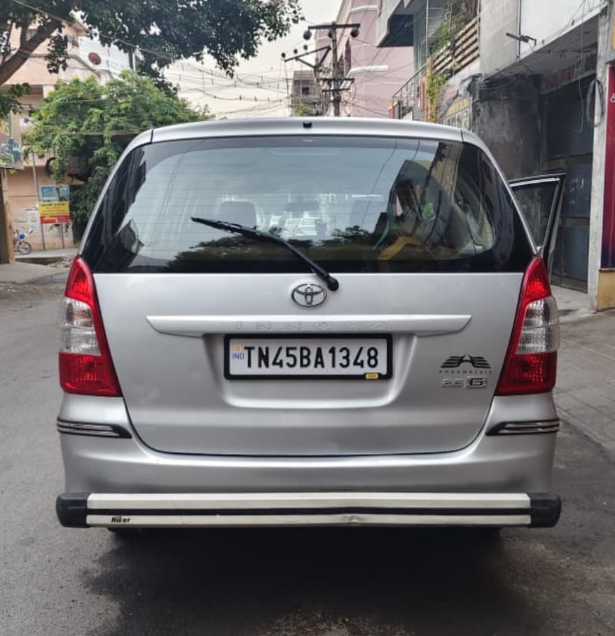 Toyota Innova - Image 2
