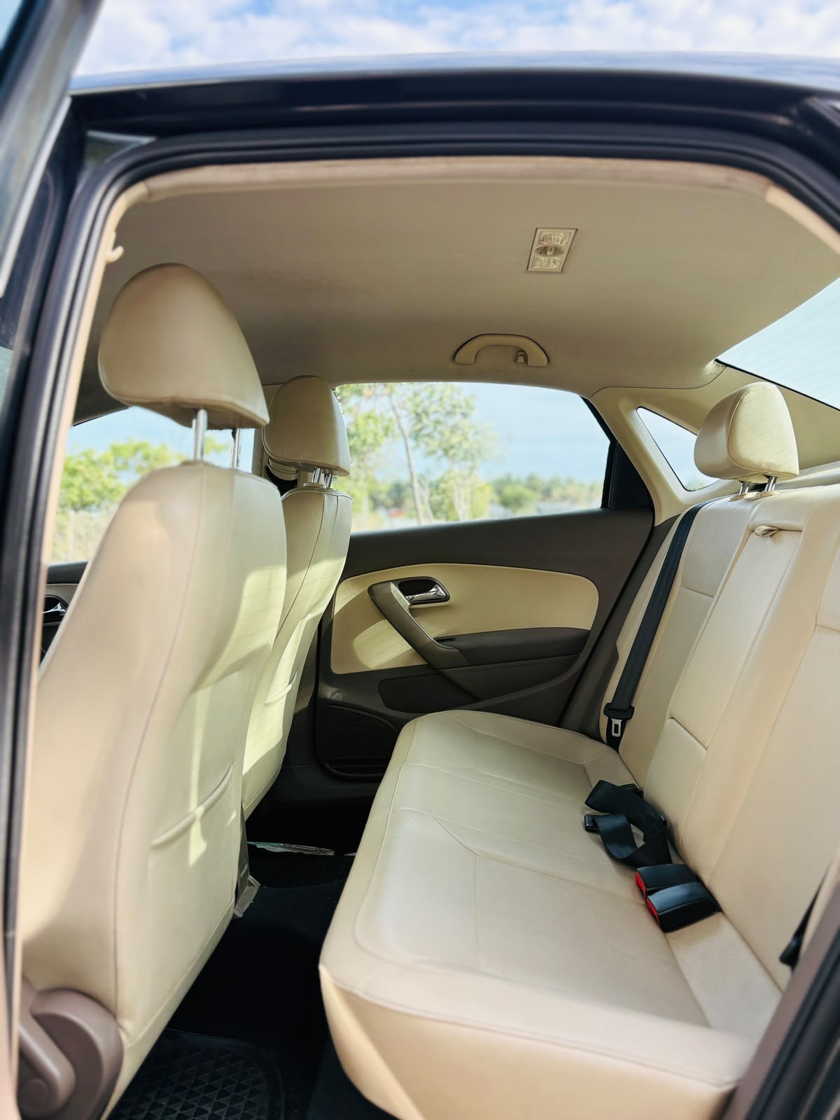 Volkswagen Vento - Image 9