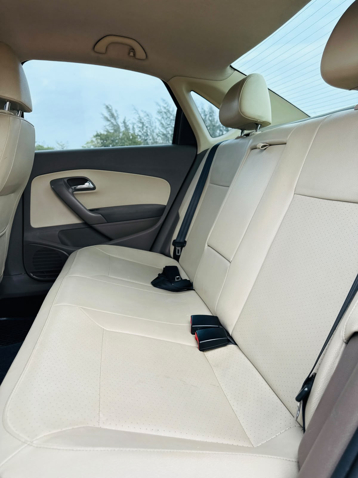 Skoda Rapid - Image 10