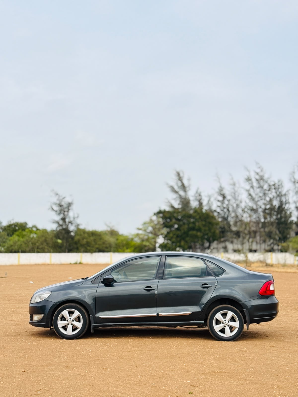 Skoda Rapid - Image 2