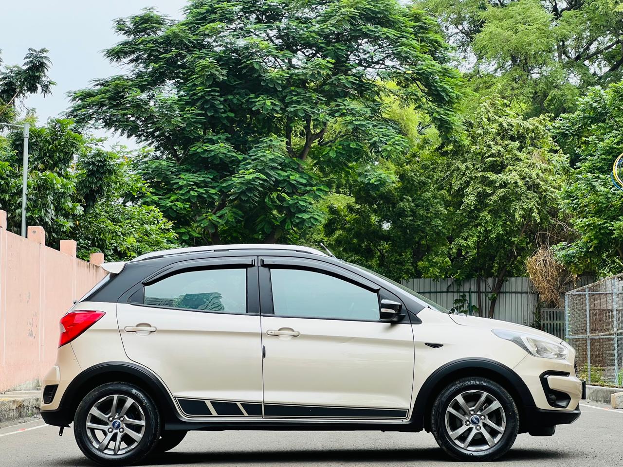 Ford Freestyle - Image 4