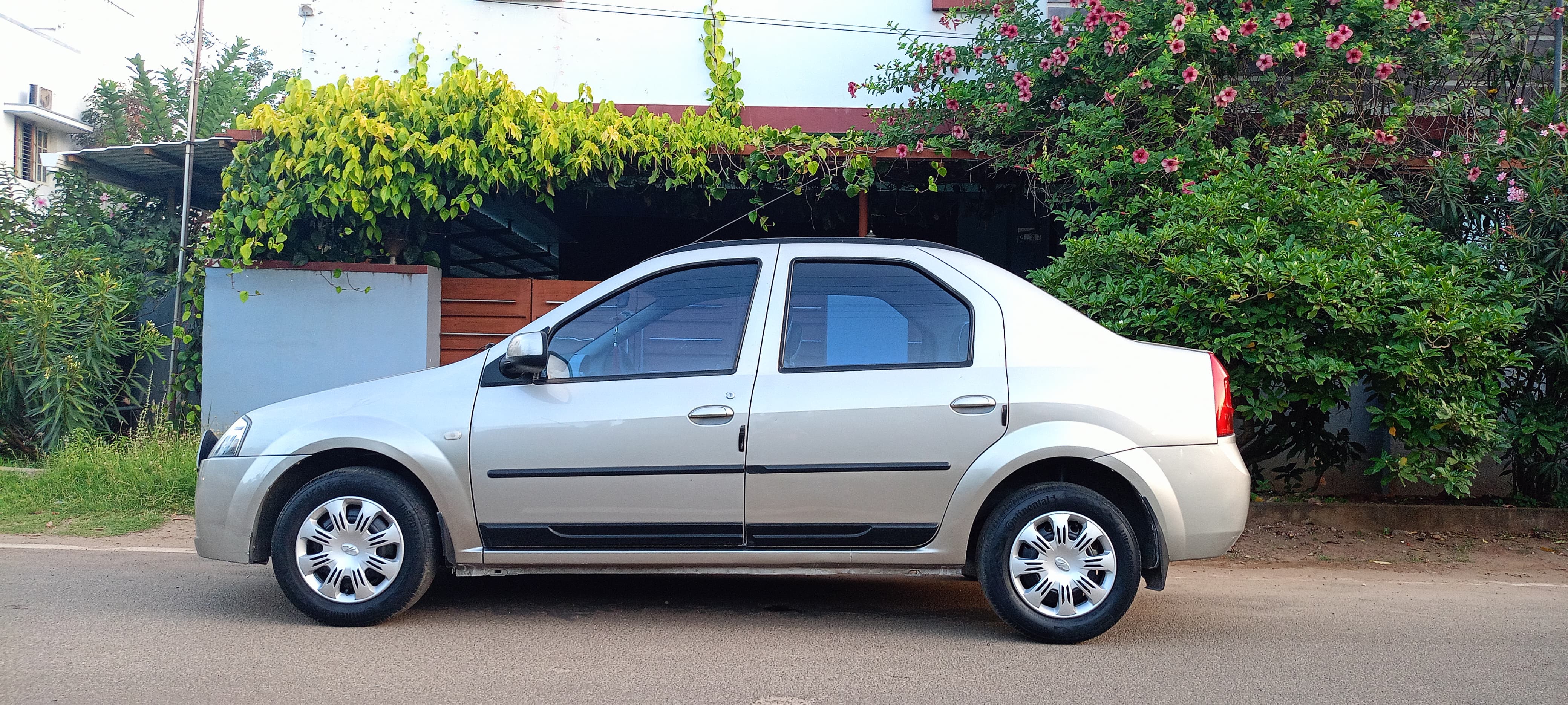 Mahindra Verito - Image 5
