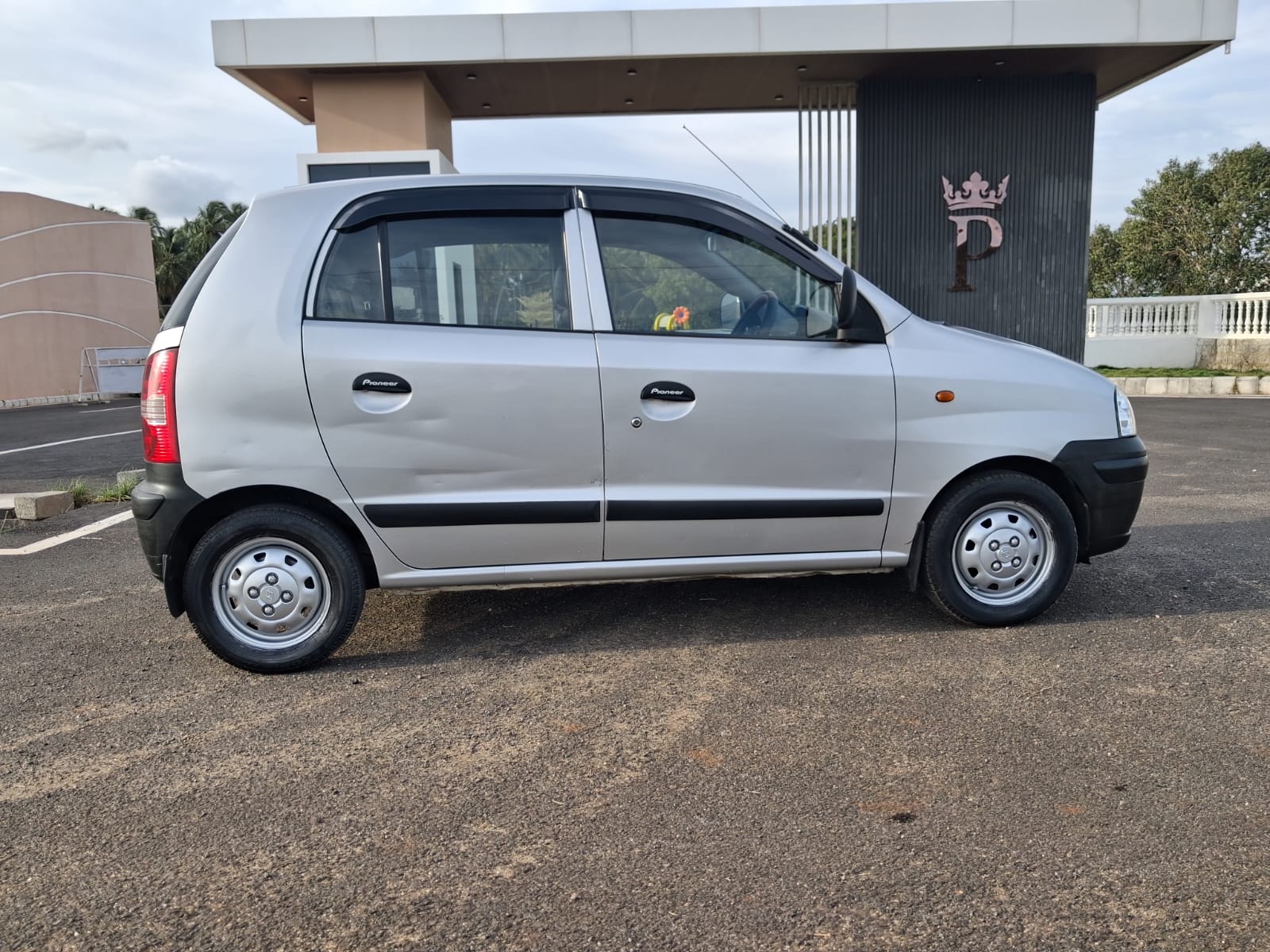 Hyundai Santro Xing - Image 4