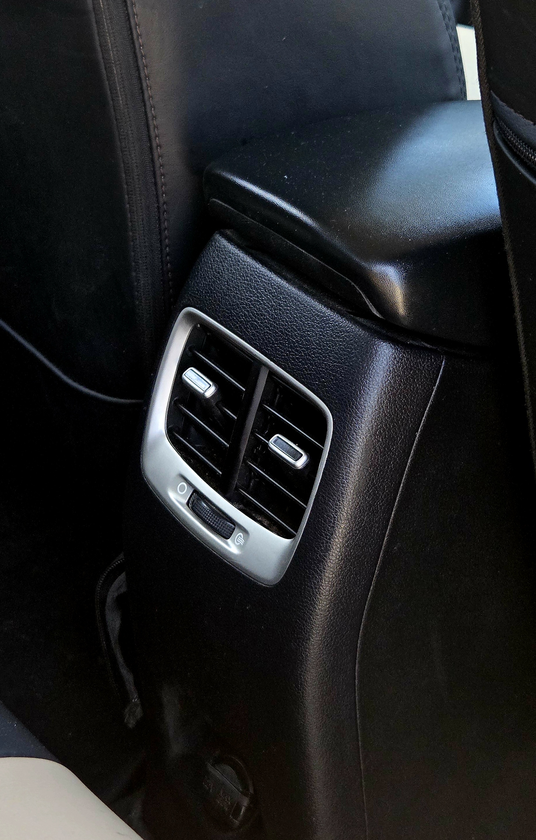 Hyundai Venue - Image 11