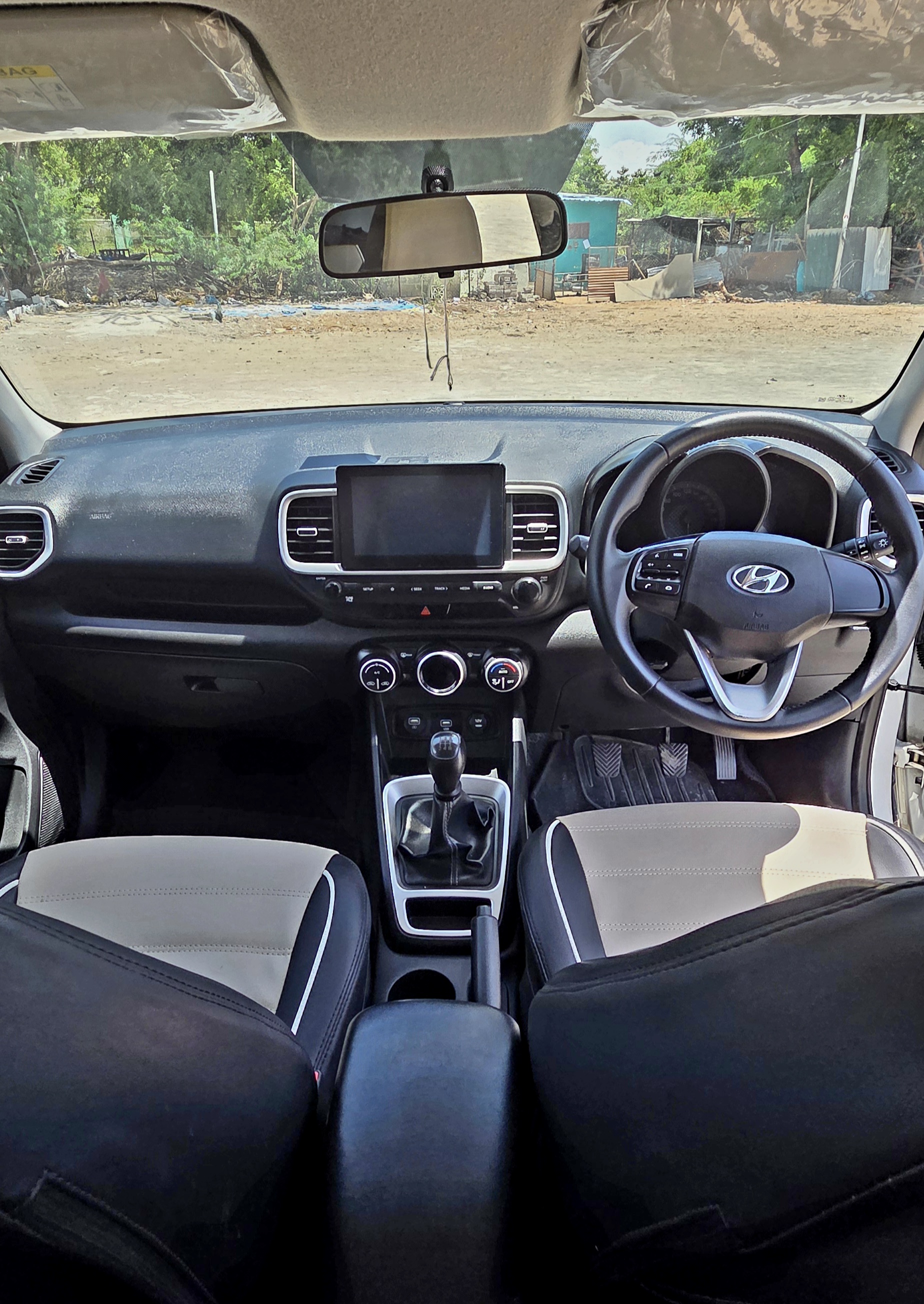 Hyundai Venue - Image 12