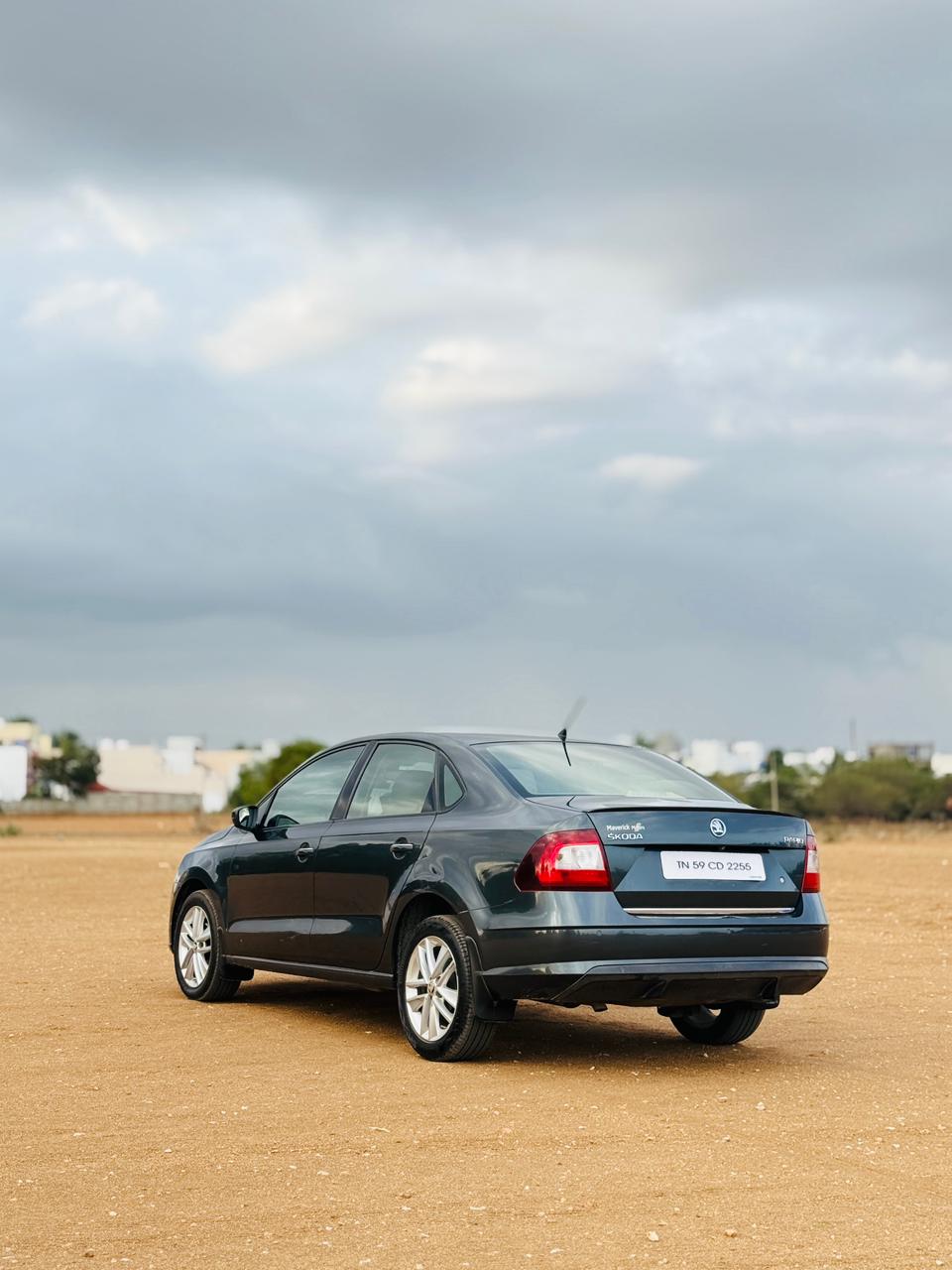 Skoda Rapid - Image 9