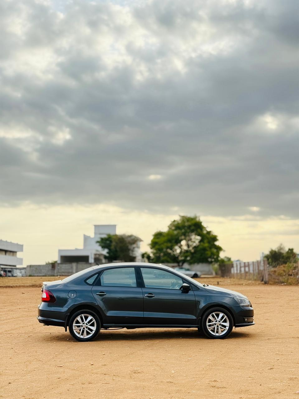 Skoda Rapid - Image 3